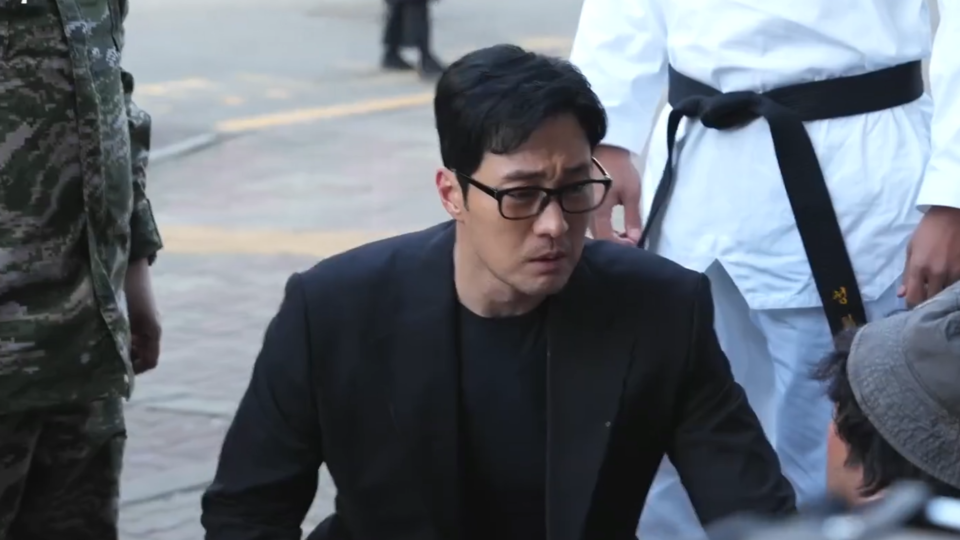 Rock & Roll~!~!从憋笑失败的片尾彩蛋拍摄现场 到1440度回旋踢幕后花絮全都公开! [花絮] 【金特务:本色回归】