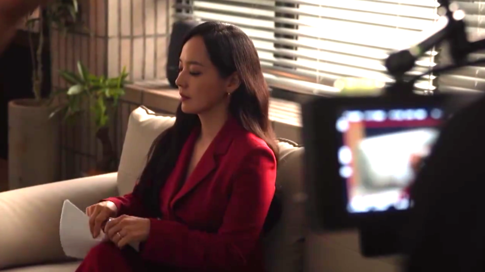一开始演技模式 就会变得超级严肃 摄像机一关就会变得☆超级开心的☆ 拍摄现场哈哈哈哈 [3-4集花絮]【第一夫人】