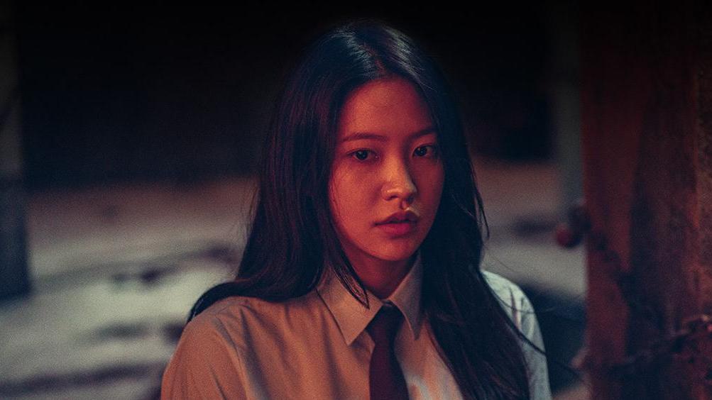 韩国恐怖电影《降灵:鬼神游戏》剧情解析+主创阵容,2025年惊悚新作来袭