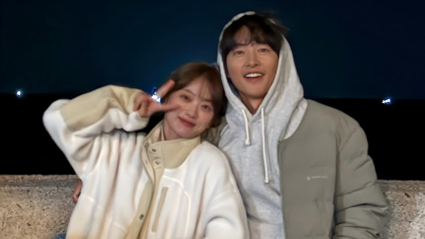 宋仲基、千玗嬉主演的《我的青春》花絮照公开,CP感满满!