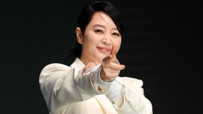 《现在出轨不是问题》主人公顶级女演员金憓秀,携手合作《鱿鱼游戏》制作班底