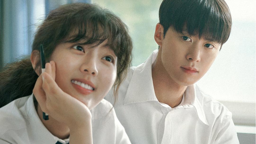 《卷卷初恋》申银秀、孔明演绎清新校园恋爱！从单恋到心动，带你重温90年代的纯粹爱情